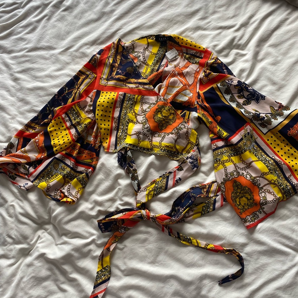 AKIRA Yellow and Orange Chain Print Top
